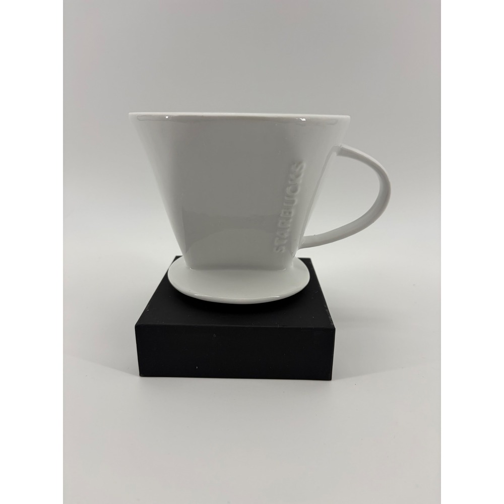 Starbucks Coffee Dripper Unisex OS White Ceramic Pour Over Brewer Ridged Cone